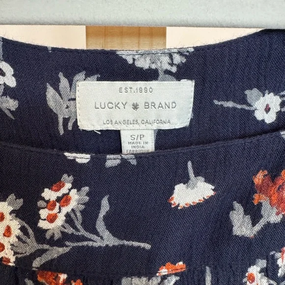 🍀Lucky Brand Smocked Square Neck Top Small *EUC! Navy/Floral - Picture 6 of 7
